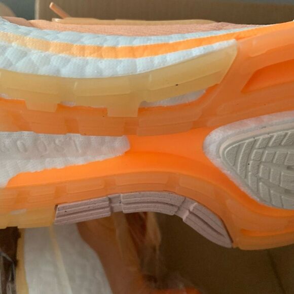 Adidas | Ultraboost 22 Running Shoe - Picture 8 of 11